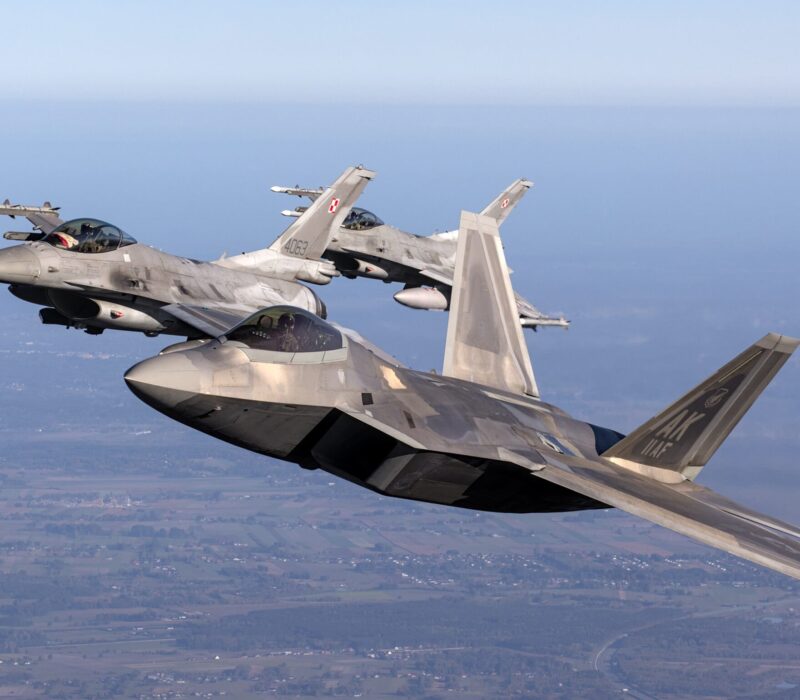 Us,Air,Force,F-22,Raptor,Fighter,Jets,Overhead,Poland